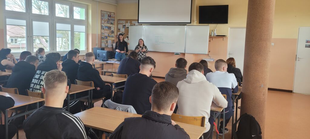 Spotkanie uczniów z przedstawicielami OHP